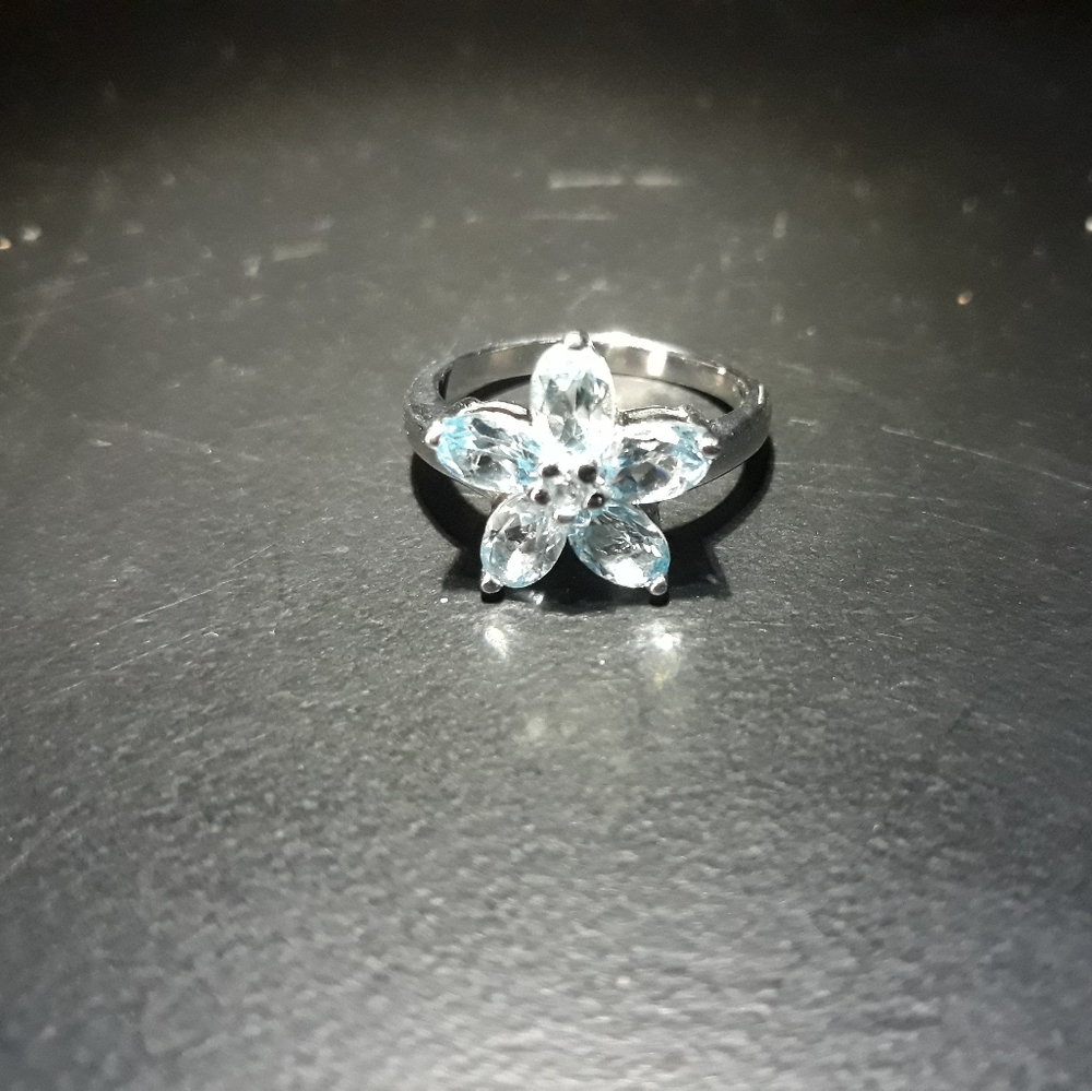 Natural Sky Blue Topaz Star Ring C10